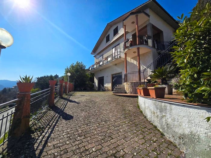 Casa con 6 locali in vendita in Via Dionino Desantis, Centro, Montefranco