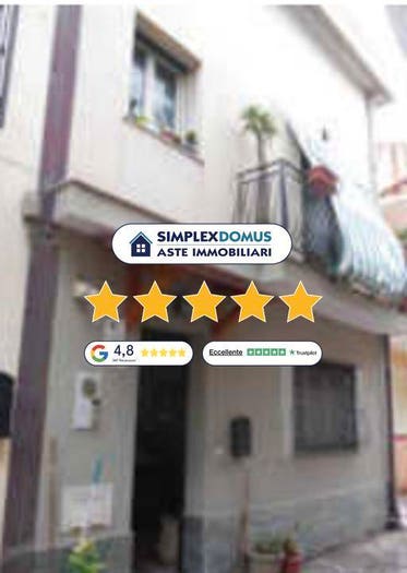 Appartamento trilocale in vendita in Via Raffaele Cadorna, Nizza di Sicilia