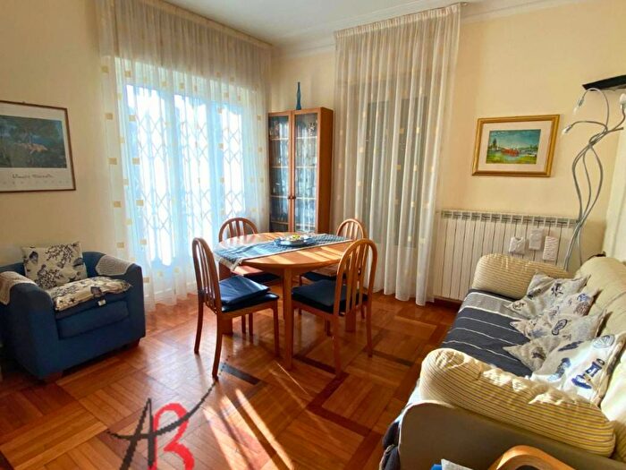 Appartamento quadrilocale in vendita in Via Bouganvillea, Centro, Bordighera