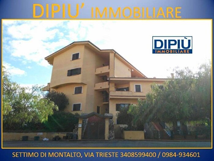 Appartamento quadrilocale in vendita in Via Giulio Cesare, Rende