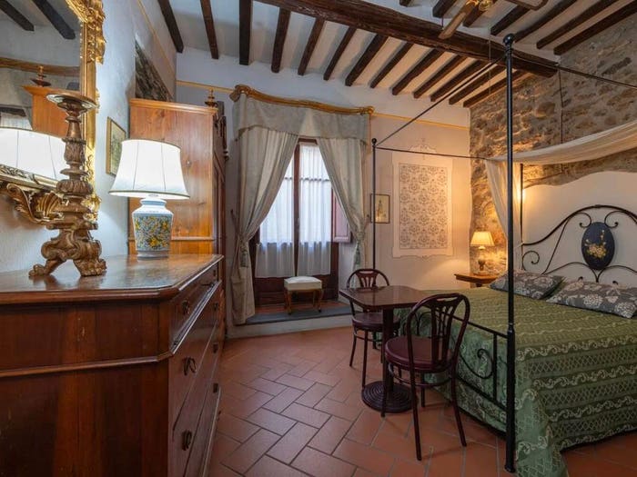 Appartamento trilocale in vendita in Via Nazionale No Number, Centro, Cortona
