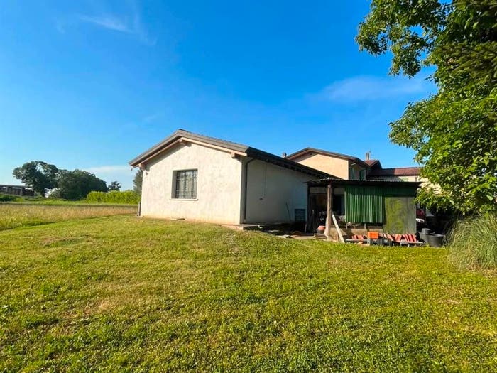 Casa con 6 locali in vendita in Torricella, Motteggiana