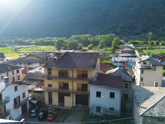 Casa con 6 locali in vendita in Via Roma, Lovero