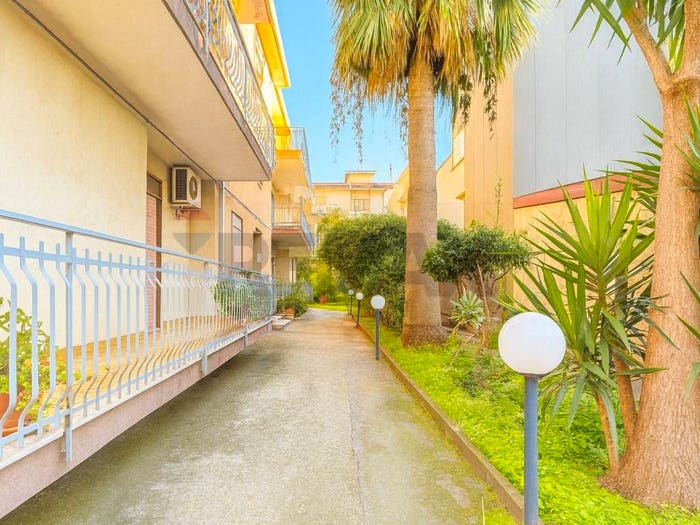 Appartamento con 5 locali in vendita in Via Etna, Centro, Riposto