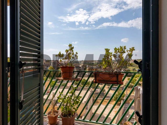 Appartamento con 6 locali in vendita in Via Salvo D'acquisto, Centro, Noto