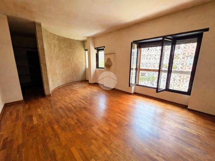 Appartamento con 6 locali in vendita in VIA EDUARDO NICOLARDI, Colli Aminei Capodimonte, Napoli