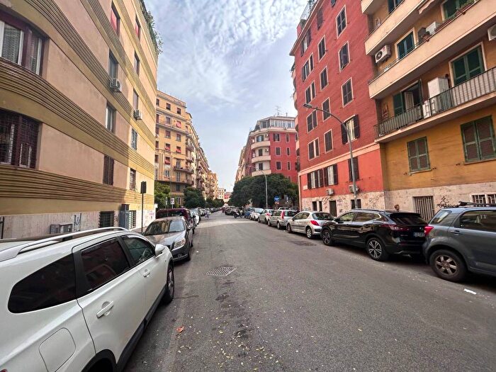 Appartamento quadrilocale in vendita in Via Paolo Paruta, Appio Latino, Roma