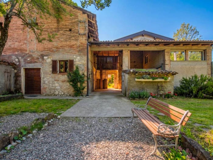 Casa quadrilocale in vendita in Strada Cozzano, Quinzano, Langhirano