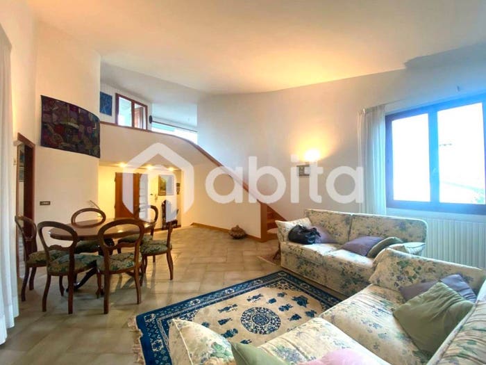 Casa con 6 locali in vendita in Via John Fitzgerald Kennedy, Lagaccioni, Figline e Incisa Valdarno