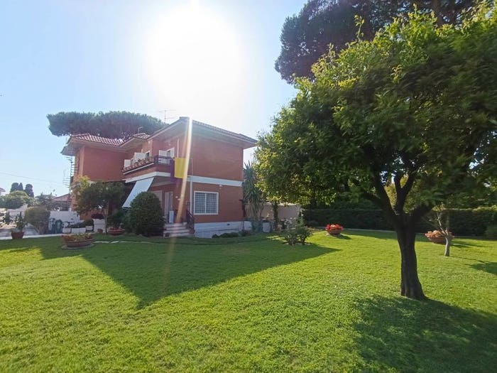 Casa quadrilocale in vendita in Viale S Giuseppe, Villaggio Giornalisti Poggio, Anzio