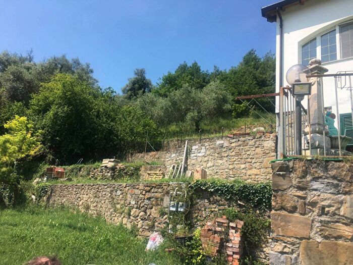 Casa con 6 locali in vendita in Via Provinciale, Dolceacqua