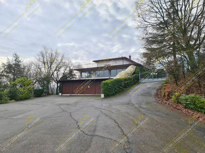Casa con 6 locali in vendita in Via Villa Bianca, Marano sul Panaro