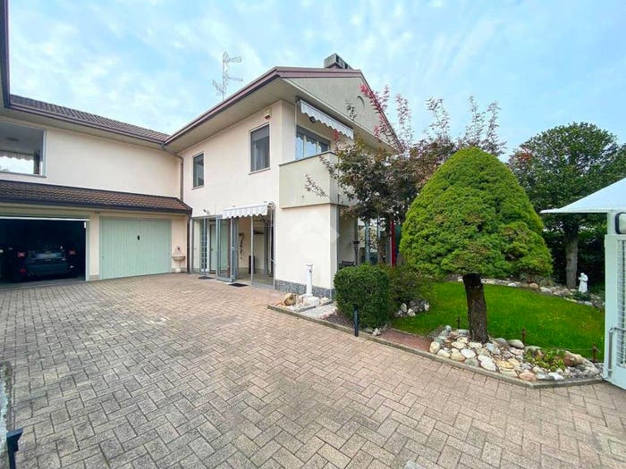 Casa con 5 locali in vendita in Via Monteberico, Cascina Elisa, Samarate