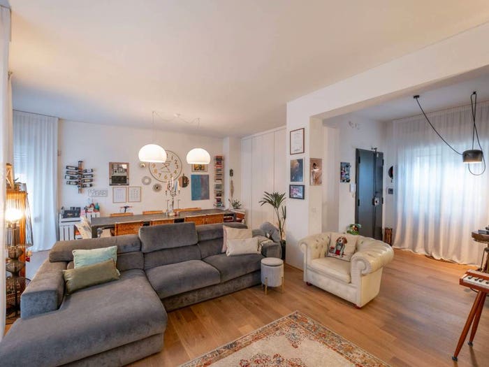 Appartamento con 5 locali in vendita in Via Isonzo, Saione, Arezzo
