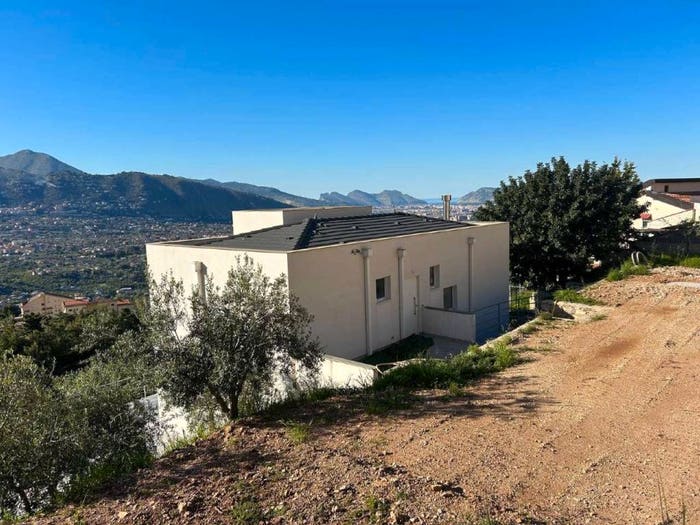 Casa con 5 locali in vendita in via Piana degli Albanesi, Villagrazia, Palermo