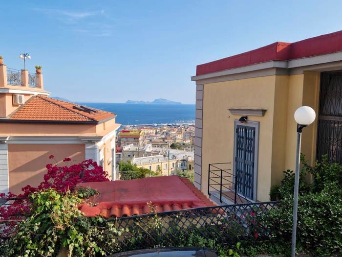 Appartamento con 6 locali in vendita in Via Torquato Tasso, Vomero, Napoli