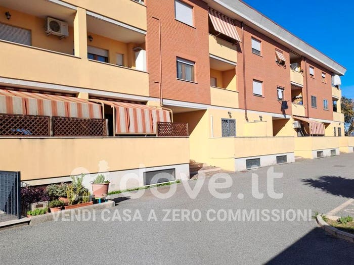 Appartamento monolocale in vendita in Via Alfredo Cottrau, Lunghezza, Roma