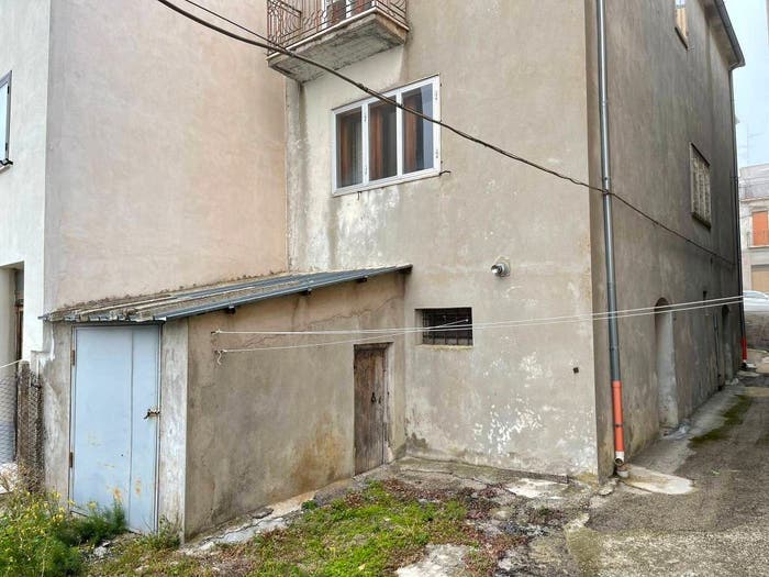 Casa quadrilocale in vendita in Vico Giardini, Tavenna