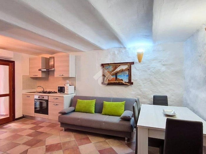 Appartamento bilocale in vendita in Via Giuseppe Garibaldi, Centro, Castelsardo