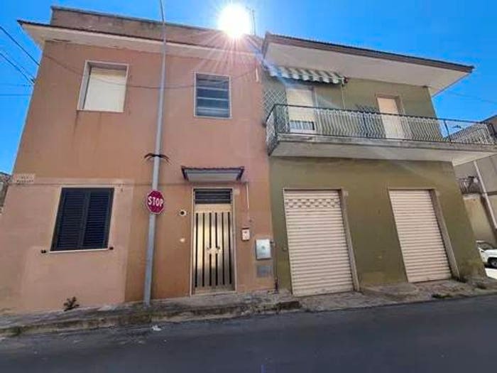 Casa con 6 locali in vendita in Via Contardo Ferrini No Number, Centro, Noto