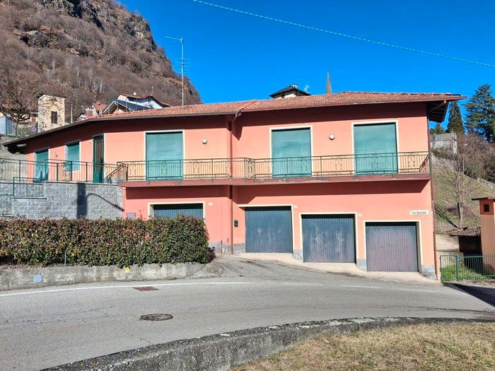 Casa con 6 locali in vendita in Via Tre Cascine, Centro, Omegna