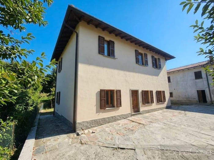 Appartamento con 6 locali in vendita in Via degli Ubaldini, Scarperia, Scarperia e San Piero