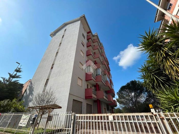 Appartamento quadrilocale in vendita in Piazza S Nilo, Panebianco Tribunale, Cosenza