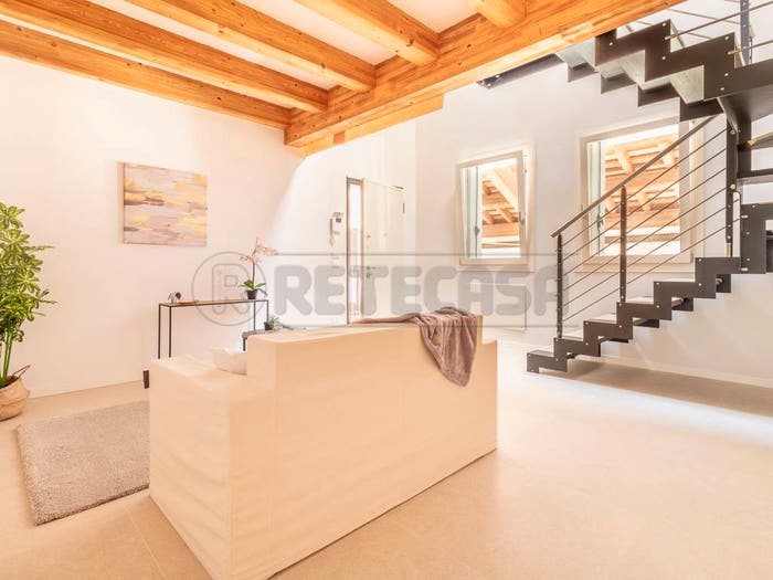 Appartamento con 5 locali in vendita in Via Zuccola, Centro, Bolzano Vicentino