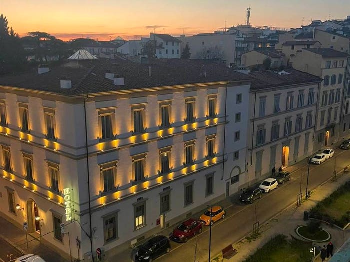 Casa con 6 locali in vendita in Via Solferino, Borgo Ognissanti Il Prato, Firenze