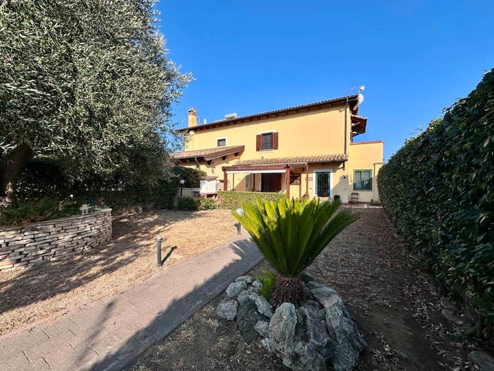 Casa con 5 locali in vendita in Via Italo Raulich, Aranova, Fiumicino
