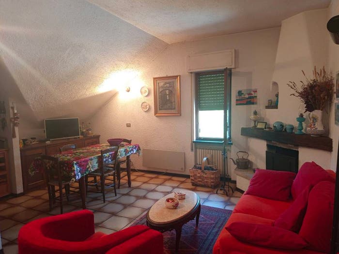 Casa quadrilocale in vendita in Piazza Vittorio Veneto, Centro, Calizzano
