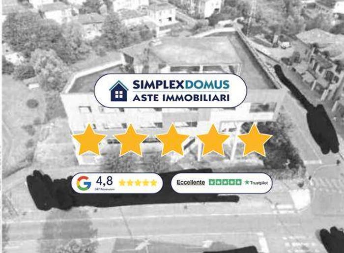 Appartamento con 6 locali in vendita in Via INDIPENDENZA ANGOLO VIA LAGO GERUNDO, Semicentro, Crema