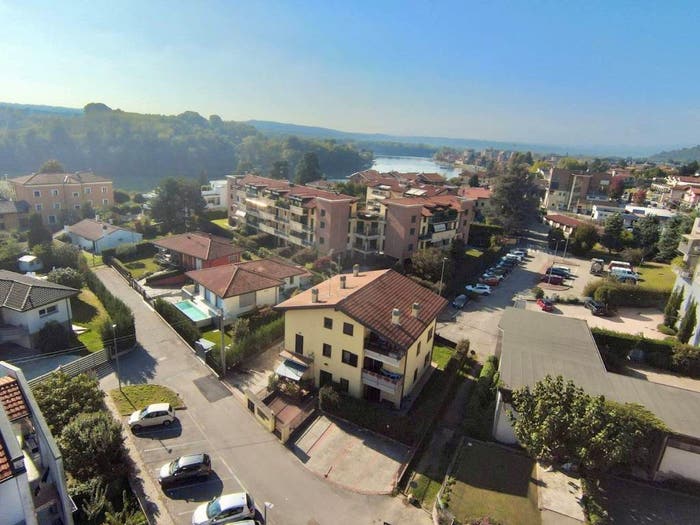 Casa bilocale in vendita in Via Bellaria, Centro, Sesto Calende