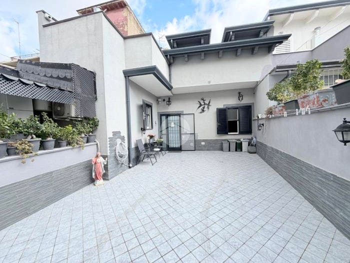 Casa quadrilocale in vendita in Via michelangelo, Centro, Mugnano di Napoli