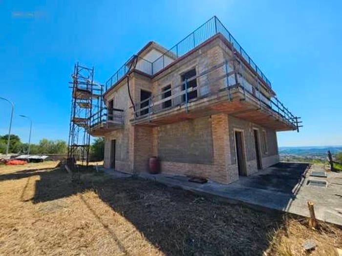 Casa quadrilocale in vendita in Contrada Tesino, Offida