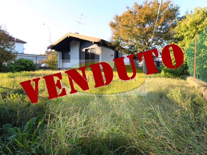 Casa trilocale in vendita in Via Achille Grandi, Centro, Massalengo