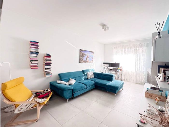Appartamento trilocale in vendita in Via Camillo Benso di Cavour, Centro Storico, Moncalieri