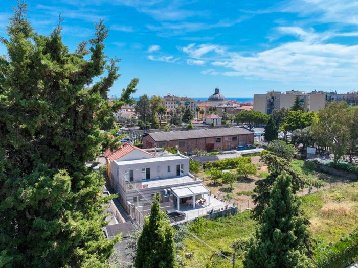 Casa trilocale in vendita in Via Madre Rubatto, Centro, Loano