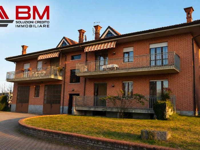 Appartamento con 5 locali in vendita in Via Torino Vezza d'Alba CN Italia Vezza d'Alba Cuneo, Centro, Vezza d'Alba