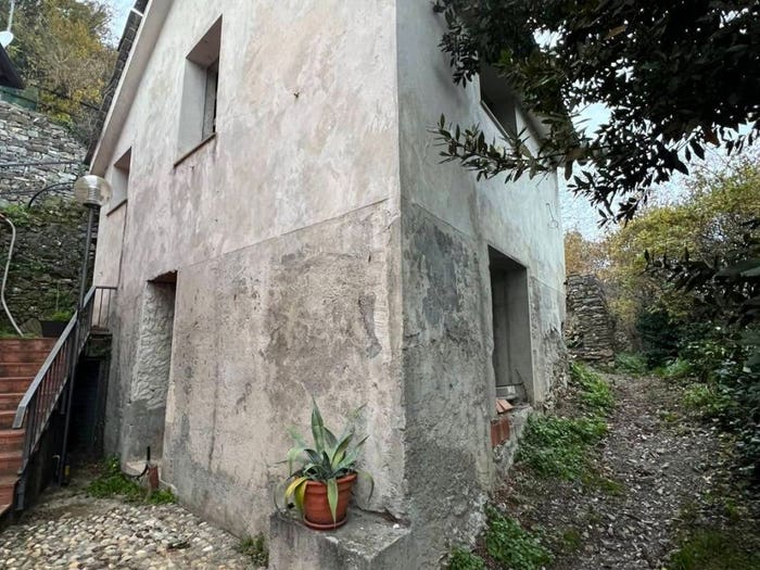 Casa trilocale in vendita in Via Giugno, Rivarolo, Genova