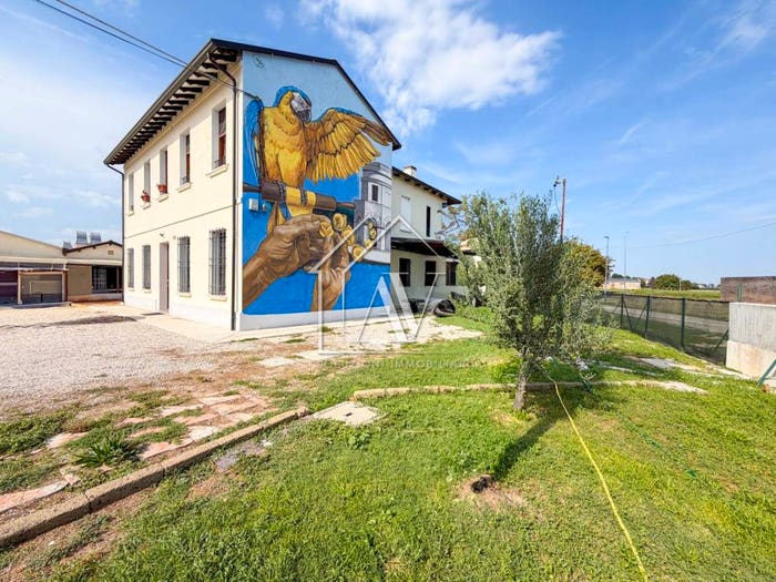 Casa con 5 locali in vendita in Via Galassa, San Michele, Ravenna