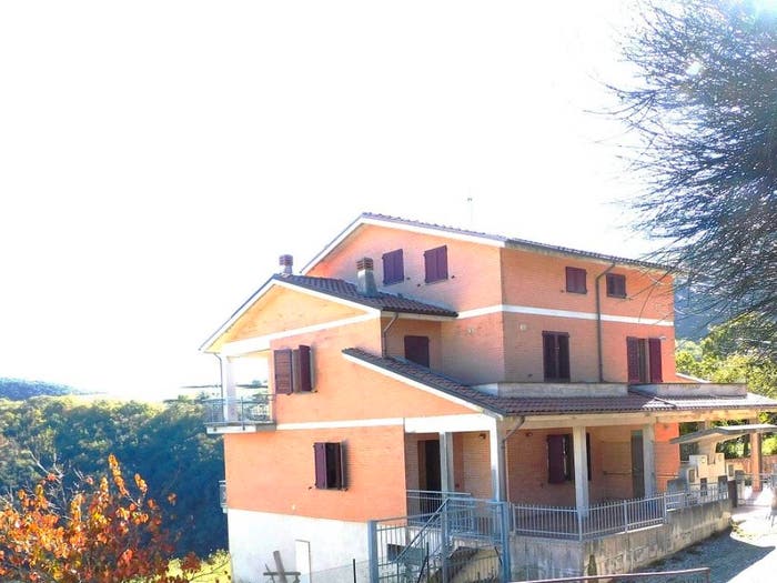 Appartamento con 6 locali in vendita in Frazione Monastero, Monastero, Cessapalombo