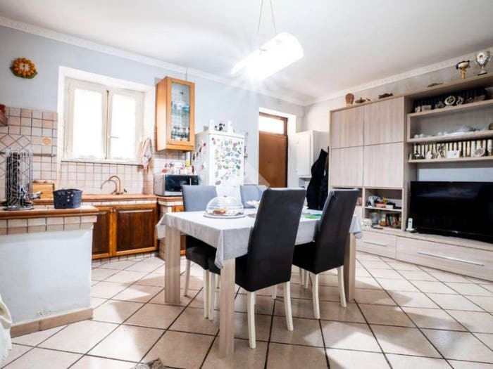 Appartamento trilocale in vendita in Via S Lorenzo, Centro, Mentana
