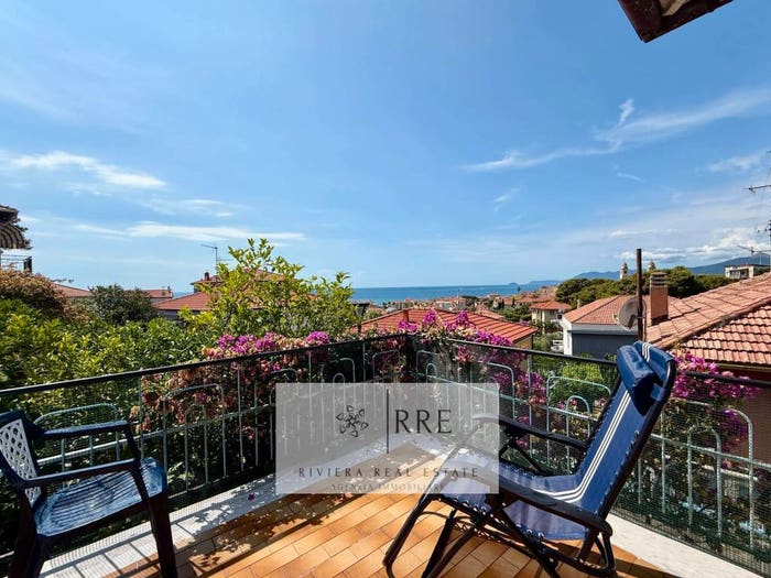 Casa con 6 locali in vendita in Villaggio del Sole, Borgio, Borgio Verezzi