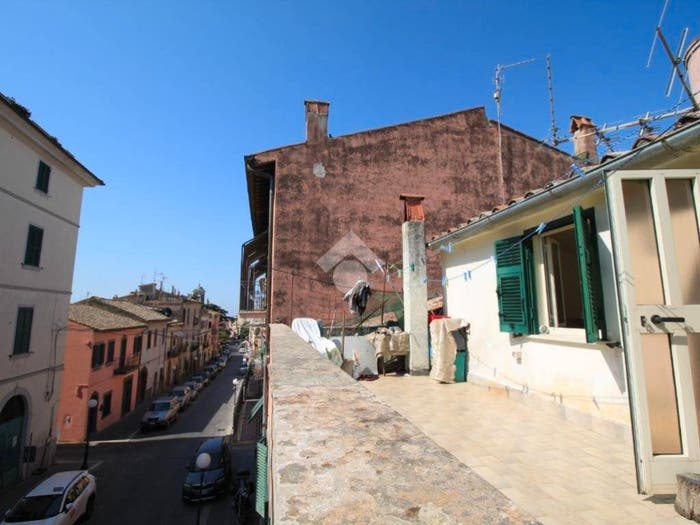 Appartamento trilocale in vendita in Corso giacomo matteotti, Centro, Canino