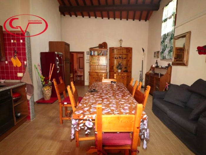 Appartamento quadrilocale in vendita in Via Isidoro del Lungo, Città, Montevarchi