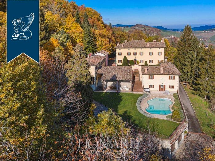 Casa con 6 locali in vendita in Pavullo nel Frignano