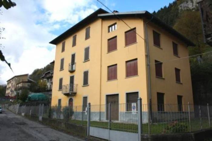 Casa con 6 locali in vendita in Centro, Azzone