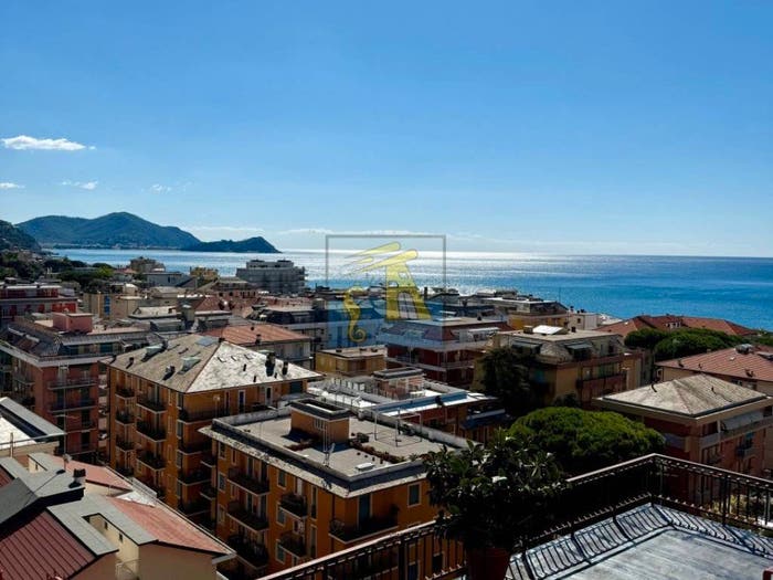 Appartamento quadrilocale in vendita in Via dello Scoglio, Centro, Lavagna