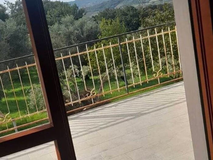 Casa con 6 locali in vendita in Via Londri, Albanella